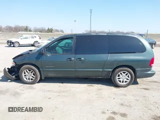2000 Dodge Caravan SE with VIN 2B4GP44GXYR612794, listed as a IAAI auction lot 41800030 with 485,798 mi miles. Bid and sale history available at carsss.com. Image 14.