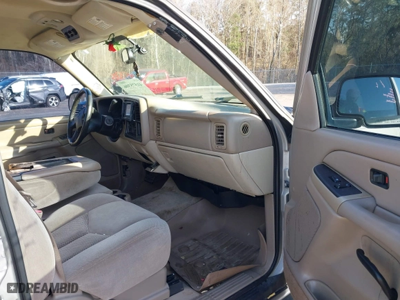 2004 Chevrolet Tahoe LT with VIN 1GNEC13Z94R253470, listed as a IAAI auction lot 41575306 with 274,287 mi miles. Bid and sale history available at carsss.com. Image 5.