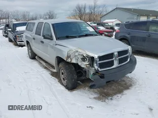 2006 Dodge Dakota ST with VIN 1D7HE28K56S636387, listed as a IAAI auction lot 41305723 with 104,821 mi miles and . Bid and sale history available at carsss.com. Image 1.
