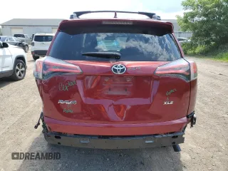 2018 Toyota RAV4 XLE z VIN 2T3WFREV2JW450439, wystawiony jako Copart lot #63300815 z przebiegiem 57 882 mil mil oraz Szkoda całkowita • Salvage title. Historia ofert i sprzedaży dostępna na DreamBid. Obrazek 6.