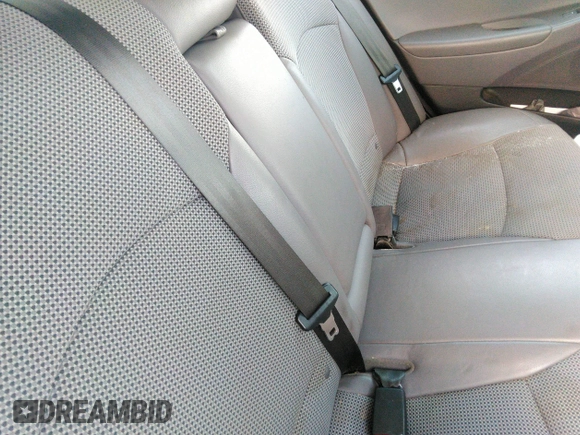 2014 Hyundai Sonata SE with VIN 5NPEC4AC9EH902931, listed as a IAAI auction lot 41594115 with 50,221 mi miles and . Bid and sale history available at DreamBid. Image 8.