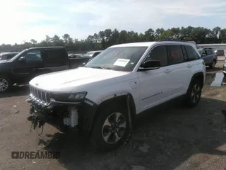 2024 Jeep Grand Cherokee z VIN 1C4RJYB60R8520976, wystawiony jako IAAI lot #42828740 z przebiegiem 33 845 mil mil oraz . Historia ofert i sprzedaży dostępna na DreamBid. Obrazek 17.
