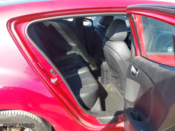 2015 Hyundai Veloster RE:FLEX with VIN KMHTC6AD7FU220449, listed as a IAAI auction lot 41752430 with 70,132 mi miles. Bid and sale history available at carsss.com. Image 8.