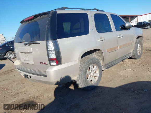 2007 GMC Yukon SLT with VIN 1GKFK13067J382064, listed as a IAAI auction lot 41371965 with 260,205 mi miles. Bid and sale history available at carsss.com. Image 4.