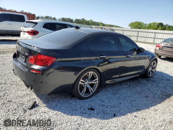 2013 BMW M5 z VIN WBSFV9C55DC772482, wystawiony jako Copart lot #52575345 z przebiegiem 173 513 mil mil oraz Czysty tytuł • Clean title. Historia ofert i sprzedaży dostępna na DreamBid. Obrazek 3.