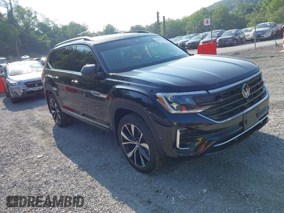 2024 Volkswagen Atlas SEL Premium R-Line with VIN 1V2FR2CA2RC598392, listed as a IAAI auction lot 42418130 with 5,007 mi miles and . Bid and sale history available at DreamBid. Image 1.