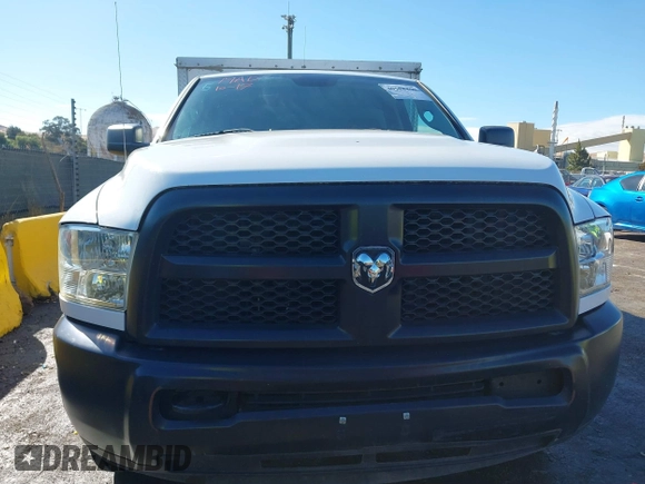2015 Ram 2500 Tradesman z VIN 3C7WR4AT8FG573414, wystawiony jako IAAI lot #40588450 z przebiegiem 143 273 mil mil oraz . Historia ofert i sprzedaży dostępna na DreamBid. Obrazek 12.