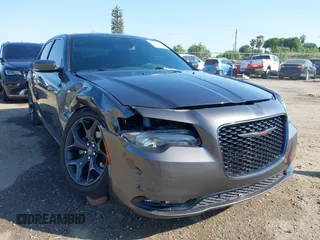 2022 Chrysler 300 S z VIN 2C3CCABG2NH123133, wystawiony jako IAAI lot #42152876 z przebiegiem 72 814 mil mil oraz . Historia ofert i sprzedaży dostępna na DreamBid. Obrazek 1.