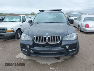 2012 BMW X5 35d z VIN 5UXZW0C55CL674191, wystawiony jako IAAI lot #41906713 z przebiegiem 143 687 mil mil oraz . Historia ofert i sprzedaży dostępna na DreamBid. Obrazek 13.