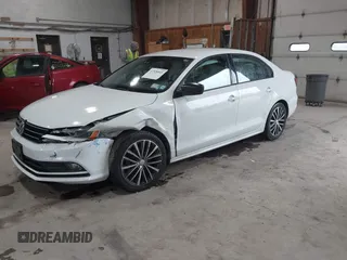 2015 Volkswagen Jetta SE z VIN 3VWD17AJ2FM427343, wystawiony jako IAAI lot #42520443 z przebiegiem 60 409 mil mil oraz . Historia ofert i sprzedaży dostępna na DreamBid. Obrazek 17.