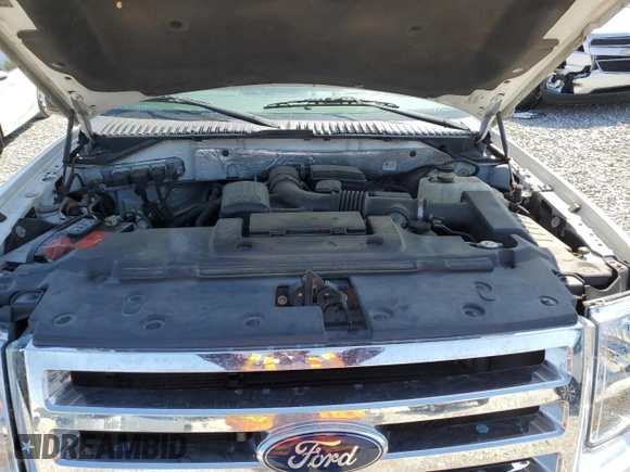 2011 Ford Expedition XLT z VIN 1FMJU1H58BEF42110, wystawiony jako Copart lot #51685905 z przebiegiem 171 477 mil mil oraz Szkoda całkowita • Salvage title. Historia ofert i sprzedaży dostępna na DreamBid. Obrazek 13.