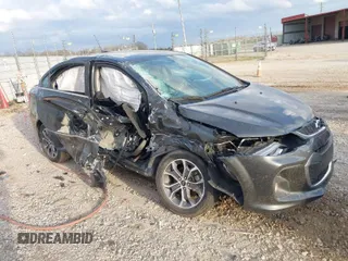 2019 Chevrolet Sonic LT z VIN 1G1JD5SB5K4131238, wystawiony jako IAAI lot #41448680 z przebiegiem 46 523 mil mil oraz . Historia ofert i sprzedaży dostępna na DreamBid. Obrazek 1.