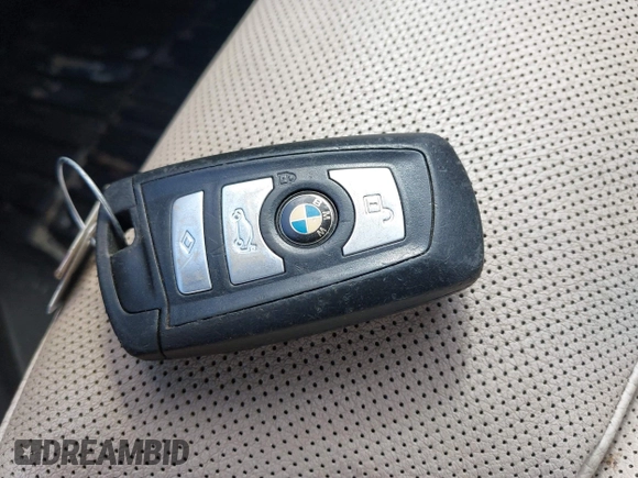2011 BMW 5 Series 535i z VIN WBAFR7C52BC602798, wystawiony jako IAAI lot #42268270 z przebiegiem 149 249 mil mil oraz . Historia ofert i sprzedaży dostępna na DreamBid. Obrazek 11.