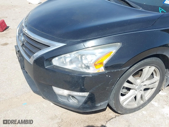 2013 Nissan Altima 3.5 SL with VIN 1N4BL3AP3DN522228, listed as a IAAI auction lot 41791889 with 107,569 mi miles. Bid and sale history available at carsss.com. Image 6.