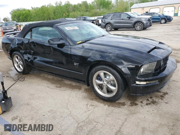 2007 Ford Mustang GT Deluxe z VIN 1ZVFT85H275252373, wystawiony jako Copart lot #55579065 z przebiegiem 125 941 mil mil oraz Szkoda całkowita • Salvage title. Historia ofert i sprzedaży dostępna na DreamBid. Obrazek 4.