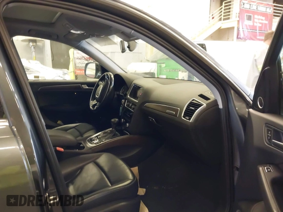 2017 Audi Q5 Premium Plus z VIN WA1L2AFPXHA001657, wystawiony jako IAAI lot #41706978 z przebiegiem 78 148 mil mil oraz . Historia ofert i sprzedaży dostępna na DreamBid. Obrazek 5.