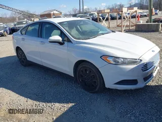 2013 Ford Fusion S with VIN 3FA6P0G76DR211501, listed as a IAAI auction lot 41403508 with 205,715 mi miles. Bid and sale history available at carsss.com. Image 1.