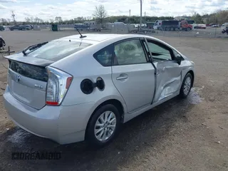 2013 Toyota Prius with VIN JTDKN3DP2D3032147, listed as a IAAI auction lot 41915296 with 207,920 mi miles and . Bid and sale history available at DreamBid. Image 4.