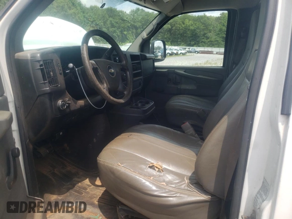 2010 Chevrolet Express Cargo with VIN 1GCZGFBA0A1107010, listed as a Copart auction lot 68525544 with 183,399 mi miles and Salvage title. Bid and sale history available at DreamBid. Image 7.