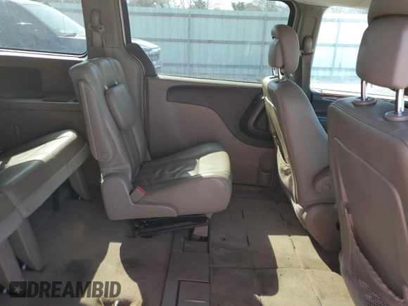 2015 Chrysler Town & Country Touring with VIN 2C4RC1BG0FR730519, listed as a Copart auction lot 48989575 with 253,447 mi miles and Clean Title. Bid and sale history available at carsss.com. Image 11.