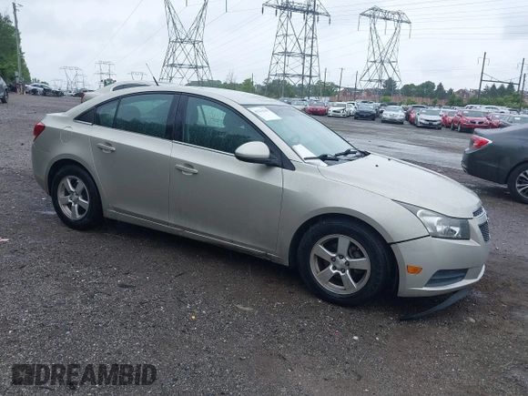 2014 Chevrolet Cruze 1LT z VIN 1G1PC5SB7E7194180, wystawiony jako IAAI lot #42331565 z przebiegiem 78 737 mil mil oraz . Historia ofert i sprzedaży dostępna na DreamBid. Obrazek 1.