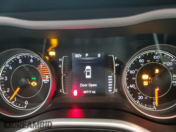 2017 Jeep Cherokee Latitude with VIN 1C4PJMCS7HW555326, listed as a Copart auction lot 87687345 with 89,717 mi miles and Salvage title. Bid and sale history available at DreamBid. Image 9.