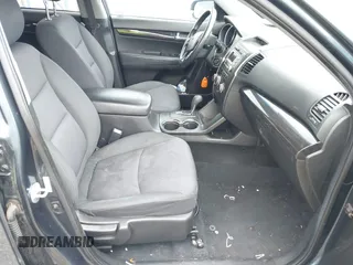 2011 Kia Sorento LX with VIN 5XYKT3A14BG082532, listed as a IAAI auction lot 41942275 with 199,525 mi miles and . Bid and sale history available at carsss.com. Image 5.