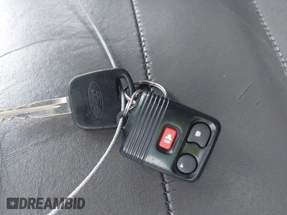 2002 Ford Escape XLT с VIN 1FMCU031X2KA05649, выставлен на аукционе IAAI как лот 41714125 с пробегом 265 596 миль миль и . История ставок и продаж доступна на DreamBid. Изображение 11.