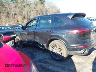2017 Porsche Cayenne with VIN WP1AA2A27HKA87374, listed as a IAAI auction lot 41230562 with 1 mi miles. Bid and sale history available at carsss.com. Image 14.