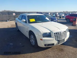 2008 Chrysler 300 Touring with VIN 2C3LA53G08H283303, listed as a IAAI auction lot 41680375 with 210,765 mi miles. Bid and sale history available at carsss.com. Image 1.