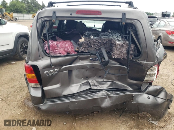 2004 Ford Escape Limited with VIN 1FMCU94144KA37129, listed as a Copart auction lot 64375714 with 181,393 mi miles and Salvage Title. Bid and sale history available at carsss.com. Image 6.