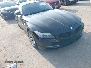 2011 BMW Z4 sDrive30i z VIN WBALM5C51BE378899, wystawiony jako IAAI lot #42407309 z przebiegiem Nie podano mil oraz . Historia ofert i sprzedaży dostępna na DreamBid. Obrazek 1.