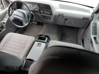 1993 Ford Explorer z VIN 1FMCU24X3PUA44495, wystawiony jako Copart lot #62492444 z przebiegiem 82 105 mil mil oraz Szkody całkowita. Historia ofert i sprzedaży dostępna na DreamBid. Obrazek 8.
