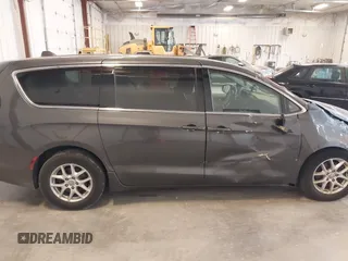 2017 Chrysler Pacifica Touring with VIN 2C4RC1DGXHR502480, listed as a IAAI auction lot 41888752 with 134,923 mi miles and . Bid and sale history available at DreamBid. Image 13.