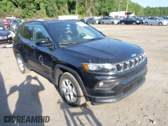 2024 Jeep Compass Latitude z VIN 3C4NJDBN9RT117417, wystawiony jako IAAI lot #42809682 z przebiegiem 34 407 mil mil oraz . Historia ofert i sprzedaży dostępna na DreamBid. Obrazek 1.