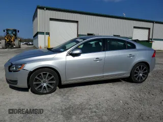 2018 Volvo S60 Inscription z VIN LYV402TKXJB162748, wystawiony jako Copart lot #53999285 z przebiegiem 52 695 mil mil oraz Szkoda całkowita • Salvage title. Historia ofert i sprzedaży dostępna na DreamBid. Obrazek 1.