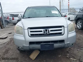 2008 Honda Pilot SE with VIN 5FNYF283X8B020295, listed as a IAAI auction lot 41737578 with 210,998 mi miles. Bid and sale history available at carsss.com. Image 12.
