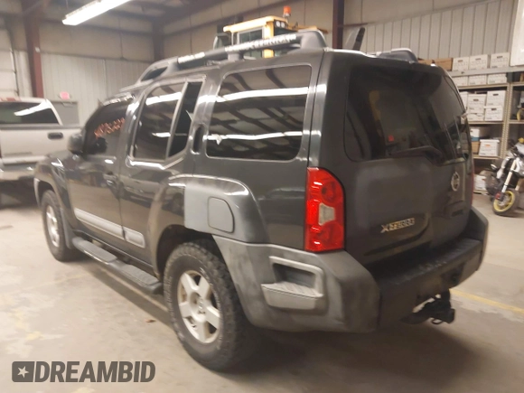 2005 Nissan Xterra S z VIN 5N1AN08W55C652001, wystawiony jako IAAI lot #41875229 z przebiegiem 223 022 mil mil oraz . Historia ofert i sprzedaży dostępna na DreamBid. Obrazek 3.