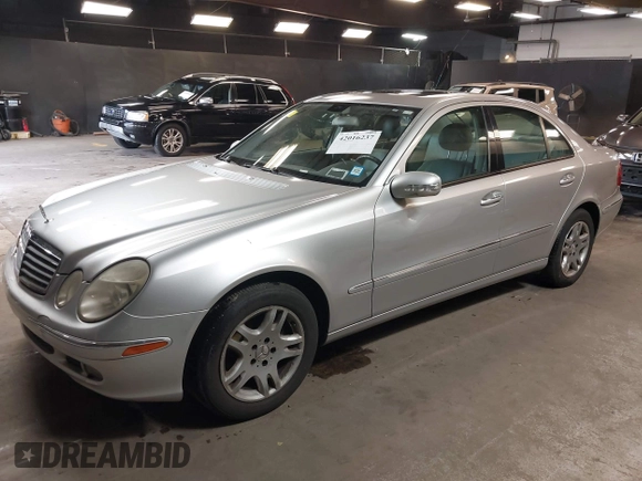 2006 Mercedes-Benz E-Class 3.5L with VIN WDBUF87J76X182677, listed as a IAAI auction lot 42016237 with 150,085 mi miles. Bid and sale history available at carsss.com. Image 17.