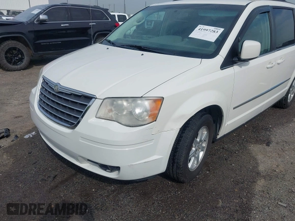 2010 Chrysler Town & Country Touring with VIN 2A4RR5D19AR188015, listed as a IAAI auction lot 41997283 with 172,877 mi miles. Bid and sale history available at carsss.com. Image 6.