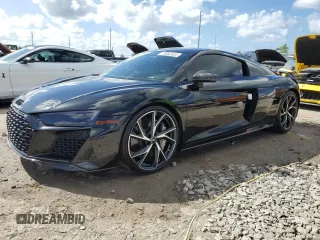 2021 Audi R8 z VIN WUAKBAFX6M7901404, wystawiony jako Copart lot #75053464 z przebiegiem 2541 mil mil oraz Szkody całkowita. Historia ofert i sprzedaży dostępna na DreamBid. Obrazek 1.