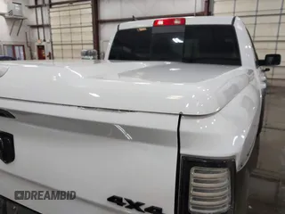 2017 Ram 1500 Night z VIN 1C6RR7MT8HS837693, wystawiony jako IAAI lot #42157251 z przebiegiem 71 829 mil mil oraz . Historia ofert i sprzedaży dostępna na DreamBid. Obrazek 21.