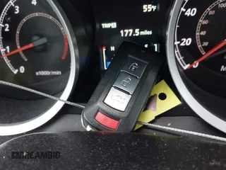 2017 Mitsubishi Lancer ES z VIN JA32V2FW6HU001870, wystawiony jako IAAI lot #42333550 z przebiegiem 75 938 mil mil oraz . Historia ofert i sprzedaży dostępna na DreamBid. Obrazek 11.