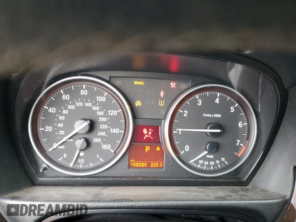 2011 BMW 3 Series 328i with VIN WBAPH5G59BNM75512, listed as a Copart auction lot 45719405 with 100,285 mi miles and Salvage title. Bid and sale history available at DreamBid. Image 9.