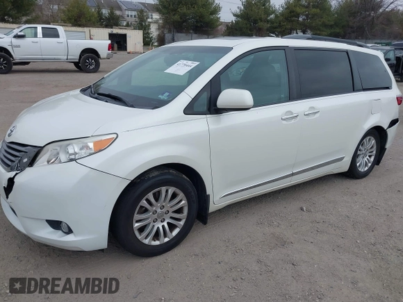 2017 Toyota Sienna XLE Auto Access Seat with VIN 5TDYZ3DC2HS796659, listed as a IAAI auction lot 41770444 with 129,628 mi miles. Bid and sale history available at carsss.com. Image 17.