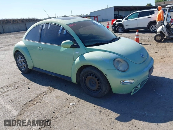 2002 Volkswagen Beetle GLS z VIN 3VWCK21C02M440356, wystawiony jako IAAI lot #42323403 z przebiegiem 204 146 mil mil oraz . Historia ofert i sprzedaży dostępna na DreamBid. Obrazek 1.