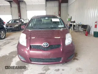 2010 Toyota Yaris z VIN JTDKT4K37A5289171, wystawiony jako IAAI lot #42436707 z przebiegiem 118 810 mil mil oraz . Historia ofert i sprzedaży dostępna na DreamBid. Obrazek 12.
