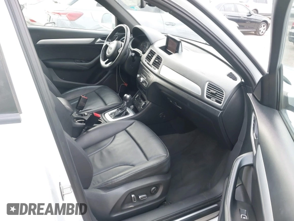2018 Audi Q3 Premium z VIN WA1BCCFSXJR028356, wystawiony jako IAAI lot #41761544 z przebiegiem 82 877 mil mil oraz . Historia ofert i sprzedaży dostępna na DreamBid. Obrazek 5.