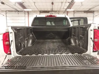 2018 Chevrolet Colorado 4WD LT с VIN 1GCGTCEN6J1105312, выставлен на аукционе IAAI как лот 41937527 с пробегом 81 271 миль миль и . История ставок и продаж доступна на DreamBid. Изображение 19.