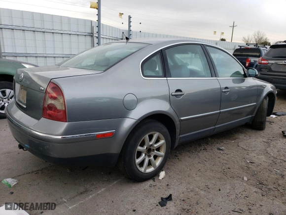 2004 Volkswagen Passat Sedan GLS with VIN WVWPE63B24E304424, listed as a Copart auction lot 82697274 with 454,720 mi miles and Non Repairable. Bid and sale history available at carsss.com. Image 3.